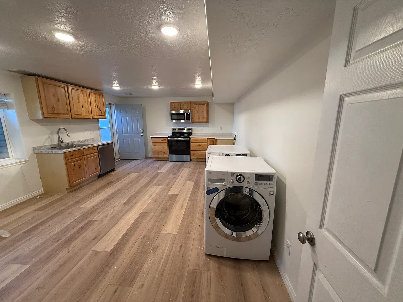 3 bed, 1500 sqft, $1,700 — Photo 2
