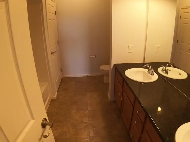3100 Blue Sky Cir #14-106 — Photo 21