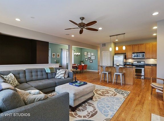 5th image of 4335 N Mozart St APT 4
