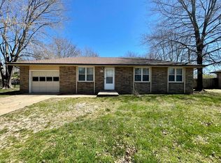 118 S Cottonwood Ave, Republic, MO 65738