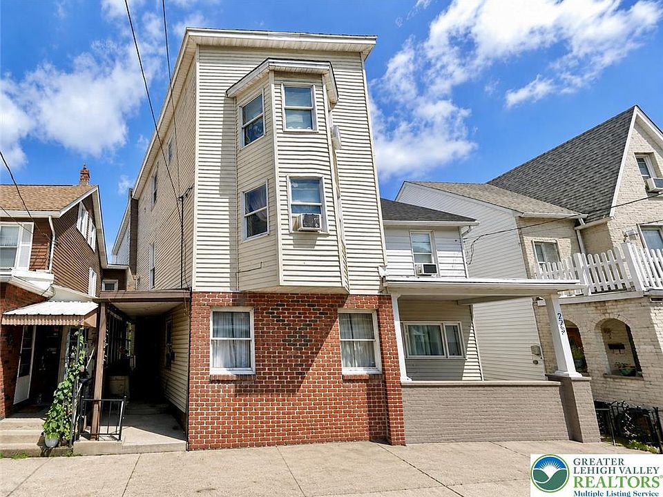 1st image of 221 E Bertsch St