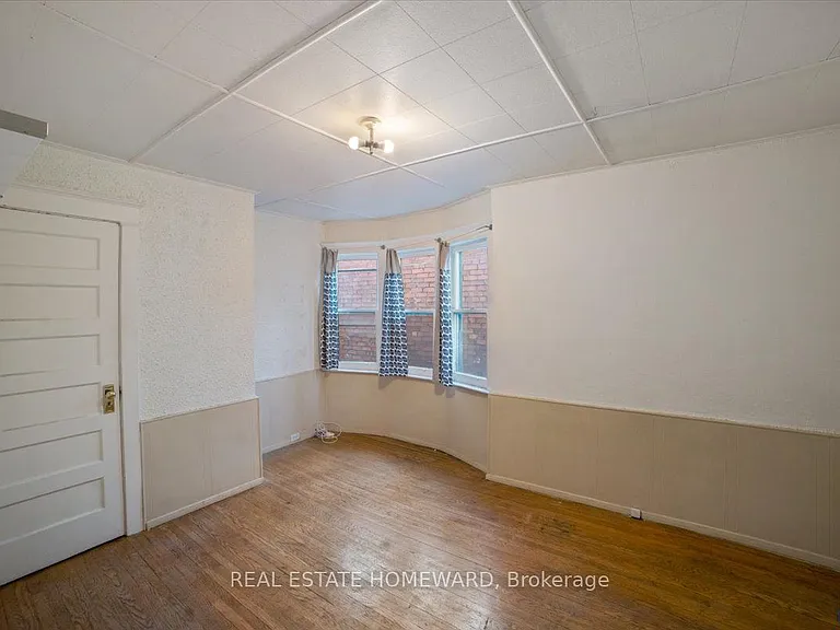 697 Dupont St #2 — Photo 3