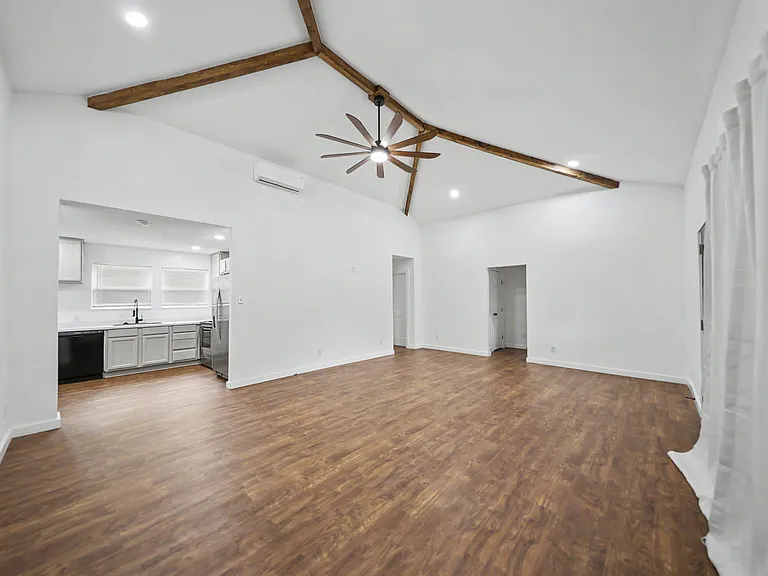 913 Estelle Ave — Photo 7