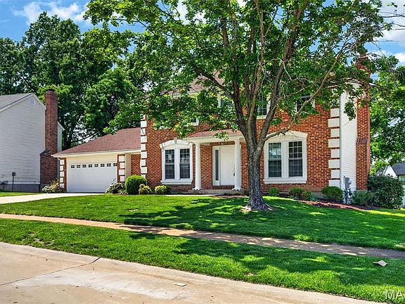 3rd image of 2113 Bow Tree Ct