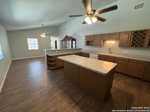1067 Rayburn Dr — Photo 4