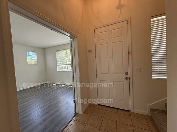 3rd image of 1552 Bailey Dr