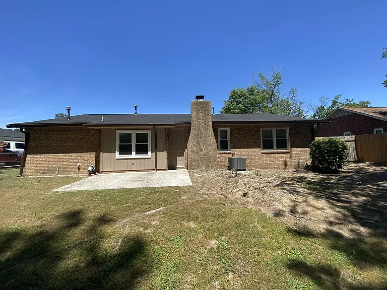 4532 Hillside Dr — Photo 14