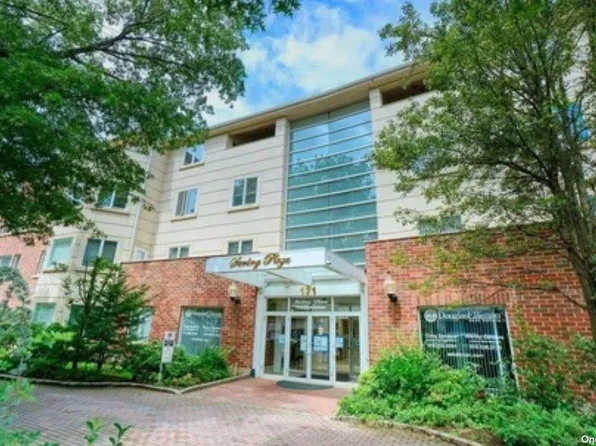 171 Great Neck Road #2A, Great Neck, NY 11021