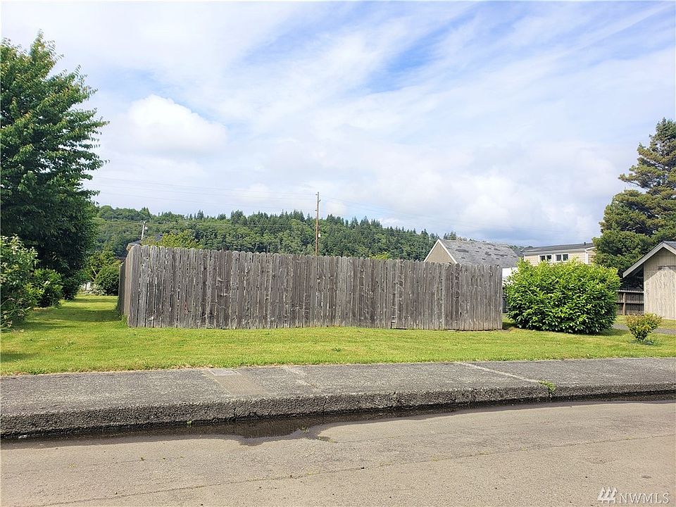 1st image of 2527 Bay Ave