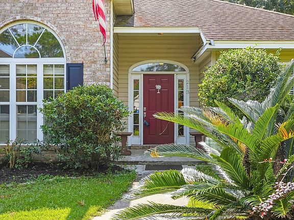 2nd image of 213 Jericho Ct.