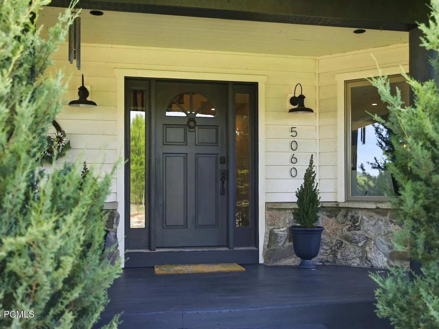 4 bed, 3.5 bath, 3329 sqft, $11,500 — Photo 2