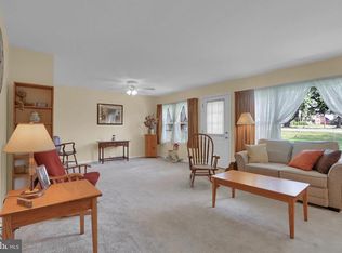 1979 Crooked Oak Dr, Lancaster, PA 17601