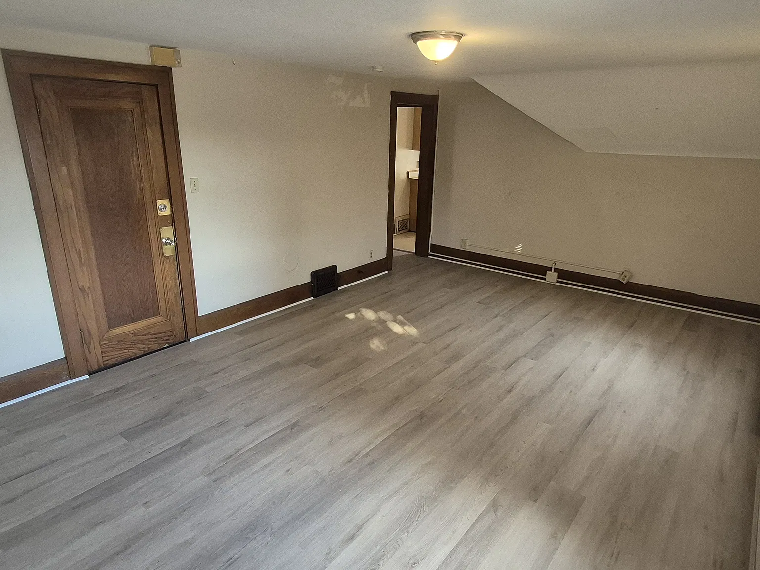 2 bed, 900 sqft, $1,000 — Photo 1
