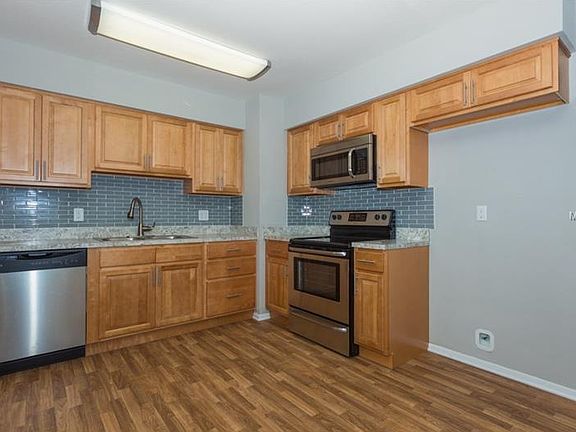 5th image of 840 Pinecrest Dr