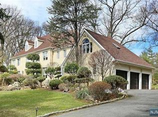 15 Jean Ct, Old Tappan, NJ 07675