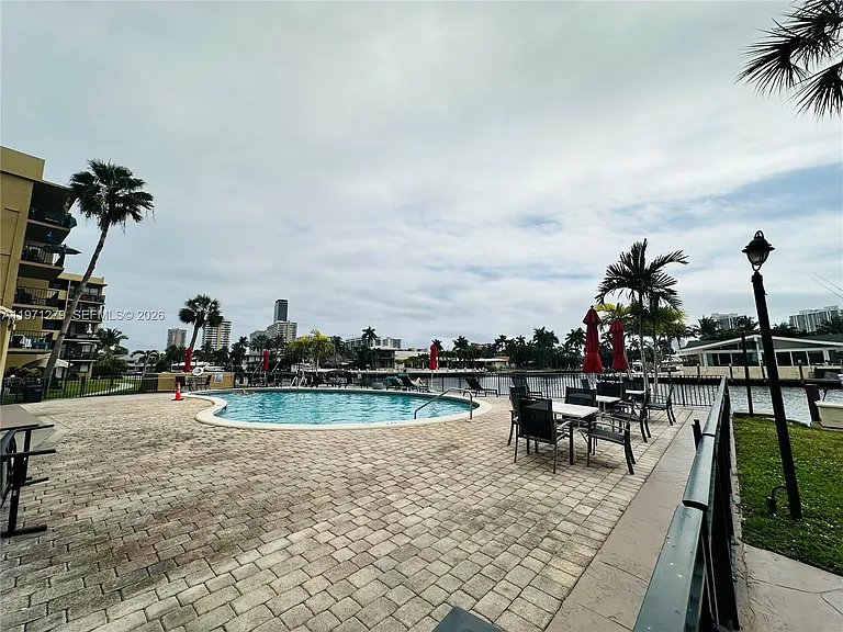 301 Golden Isles Dr #114 — Photo 27