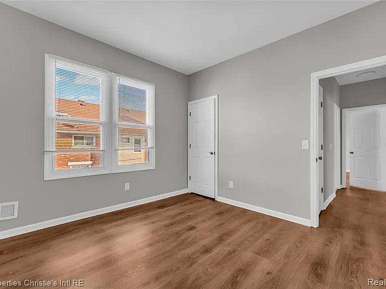 2508 Clairmount St — Photo 16