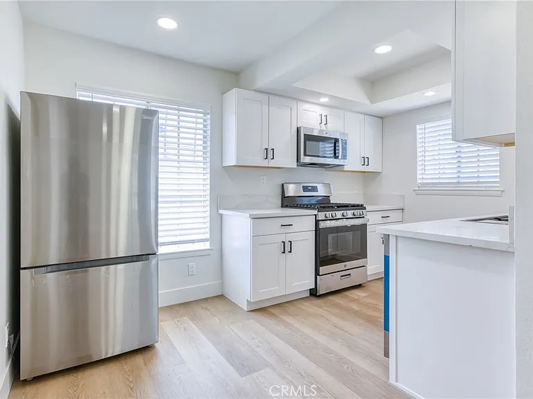 320 W Truslow Ave #D — Photo 21