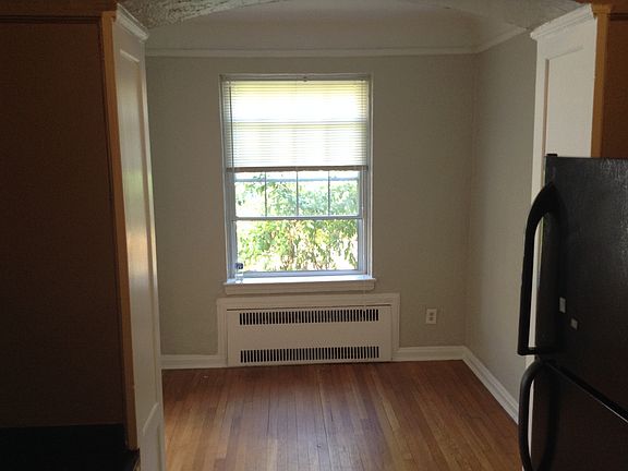 3rd image of 2621 N Moreland Blvd APT 106