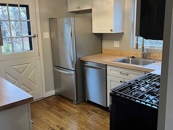 5th image of 1199 Mensch Rd Unit 2