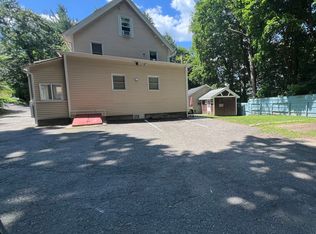 395 Bradbury St Unit 2, Naugatuck, CT 06770
