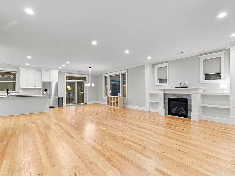 7676 N Decatur St #A — Photo 4