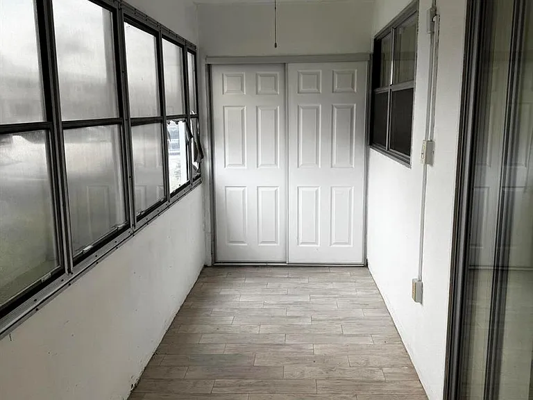 153 Monaco Way #D — Photo 18