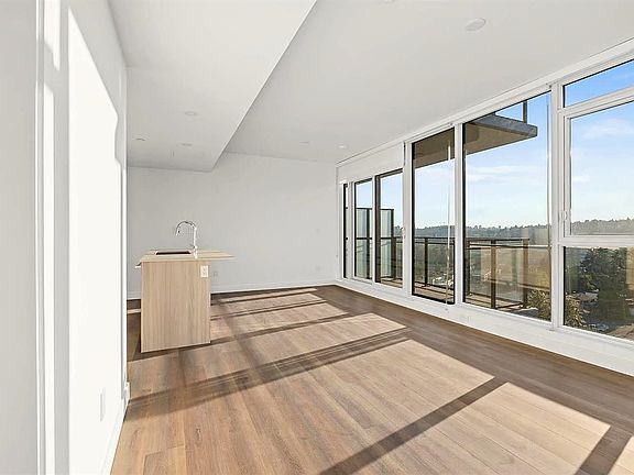 4th image of 901 Lougheed Hwy #1306