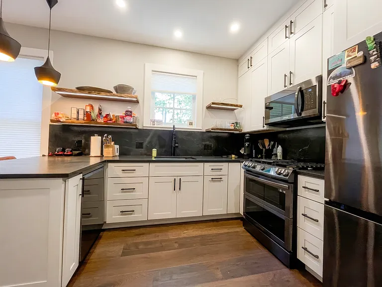 218 N French St — Photo 3