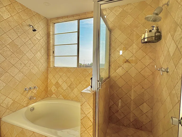 11812 Gorham Ave #Penthouse 2 — Photo 5
