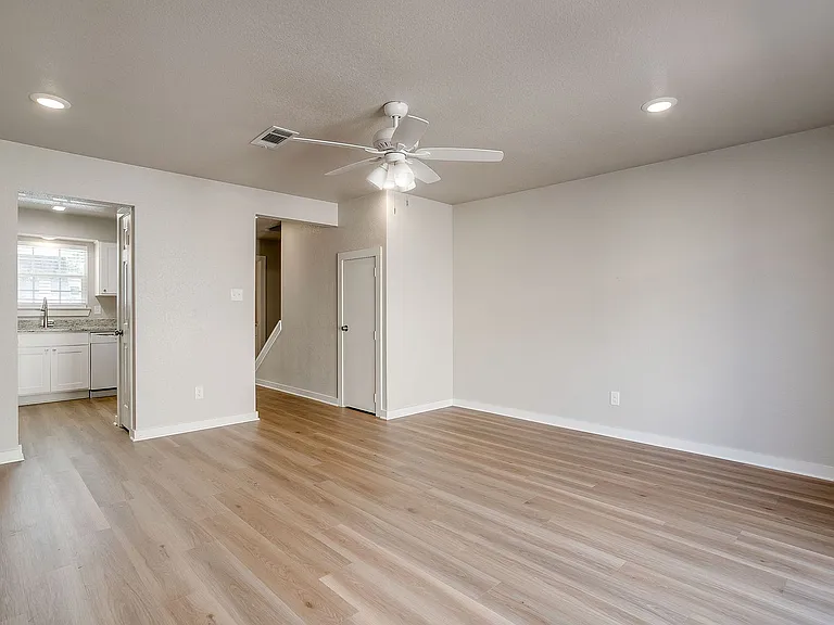 105 SE Gardens Blvd #111 — Photo 25
