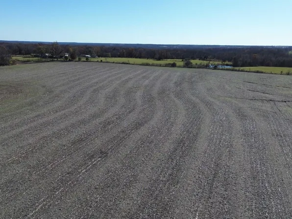 56 Vine St #A, Farmington, IA 52626