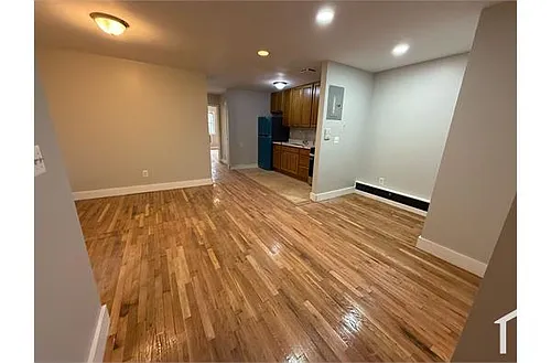 111 Thatford Ave Photo 1