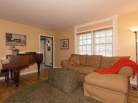 5th image of 39 Balfour Ln