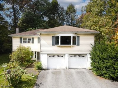 4 Rainbow Trl, Highland Lakes, NJ, 07422