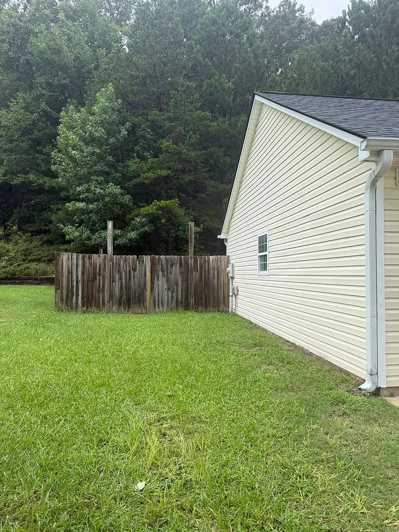 Remodeled 3 bedroom 2 bath home — Photo 4