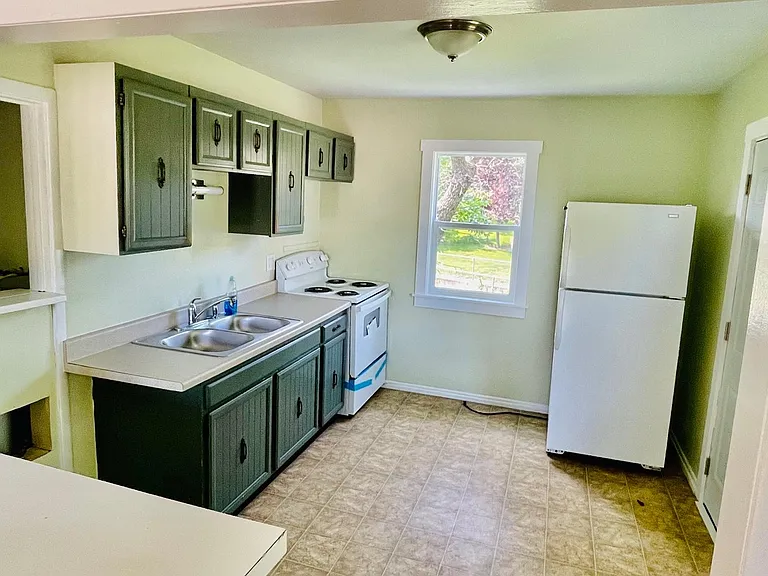 1541 Meade Ave #1 — Photo 4