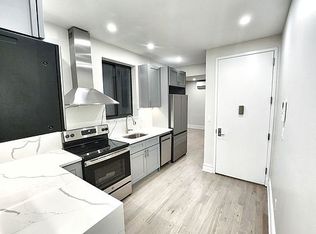 30-40 44th St #3R, Astoria, NY 11103