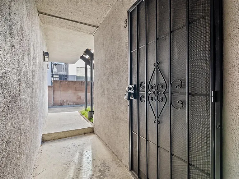 1813 Federal Ave #3 — Photo 7