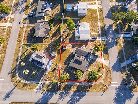 2nd image of 944 Halstead St