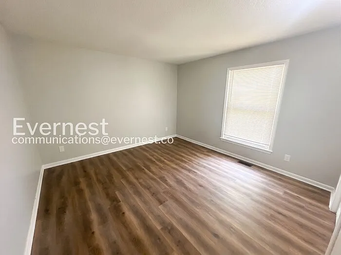 9805 N Wayne Ave — Photo 27