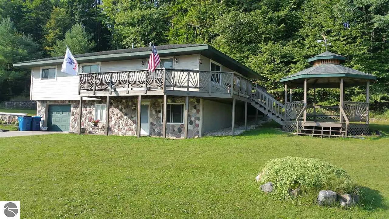 4172 Holiday Rd photo 1