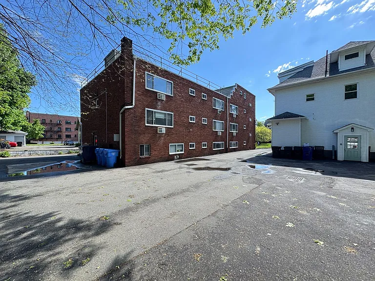 550 Whitney Ave #2 — Photo 17