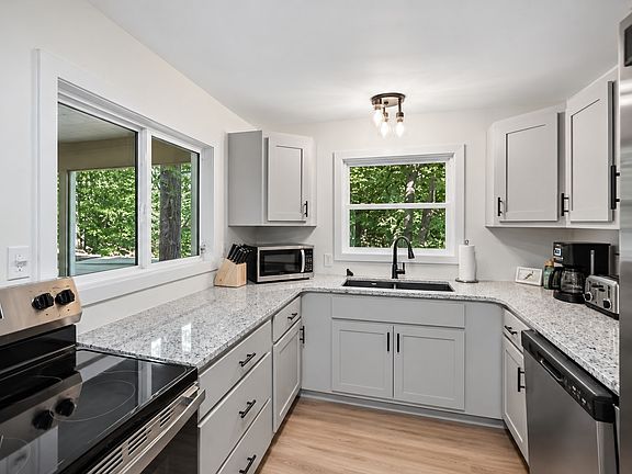4th image of 10113 Flint Ridge Dr