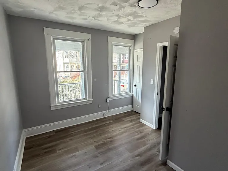 488 Norwood St #A — Photo 2