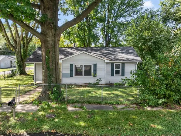 213 Pennsylvania Ave, South Roxana, IL 62087
