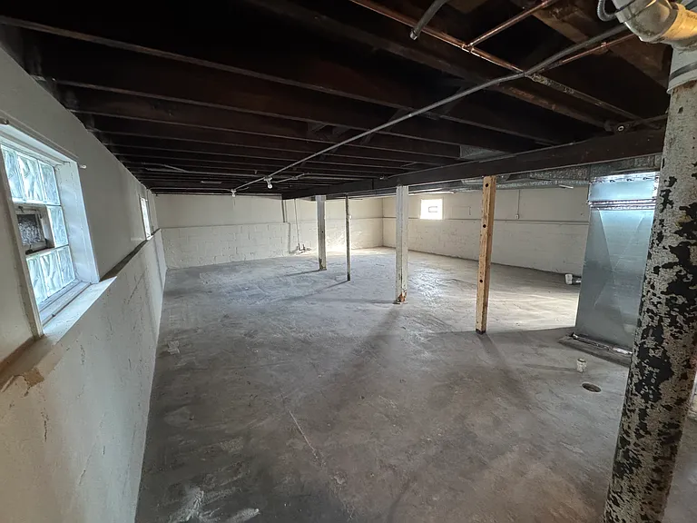 940 Becker St — Photo 12