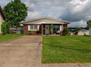 2920 Virginia Ave, Hurricane, WV 25526