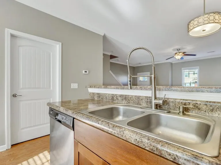 205 Ventura Pl — Photo 20