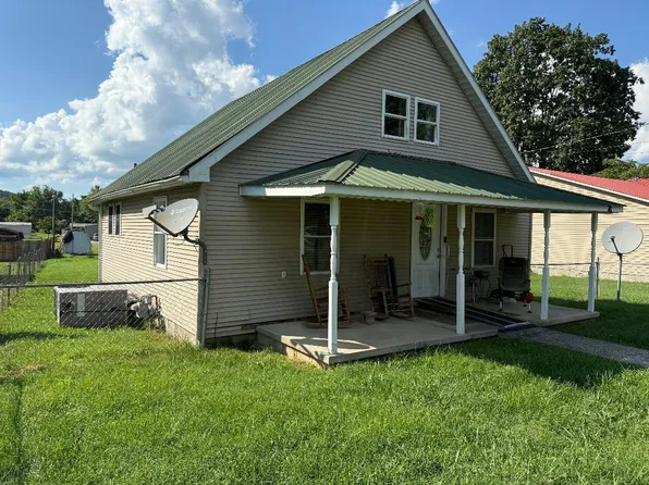 76 Smith St, Prichard, WV 25555